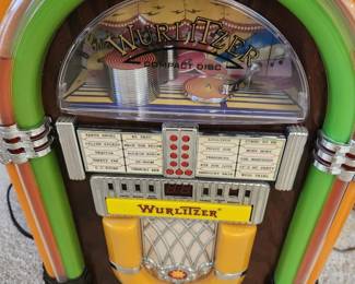 Wurlitzer WR-18 Mini Bubbler Tabletop Jukebox. 