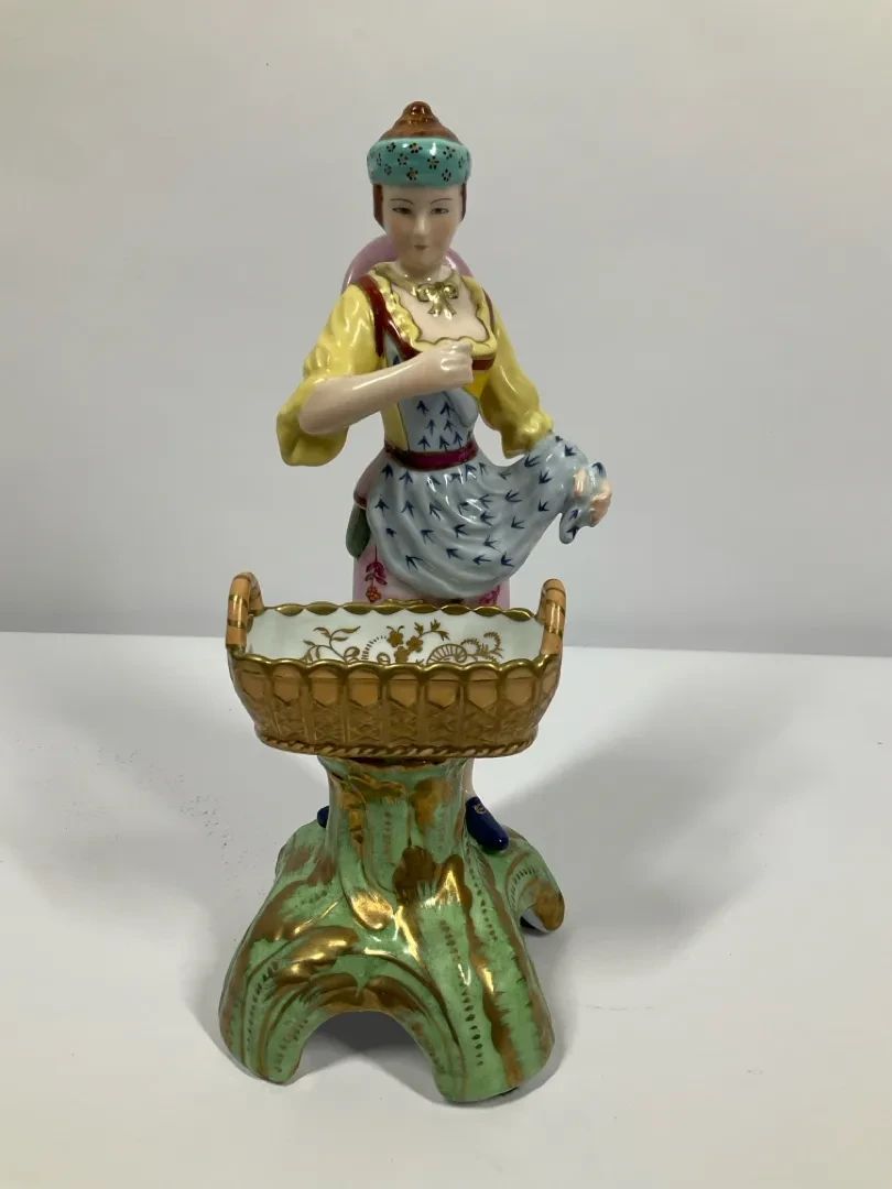 Chelsea House Porcelain Figural Decorative Cachepot