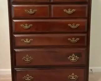 Traditional Wood Finish Six Drawer Chest