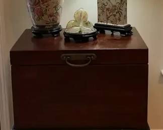 Wood Blanket Chest on Stand with LiftTop Storage