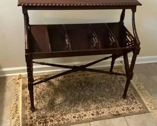Wooden Magazine Rack Table with Display Shelf and Rug