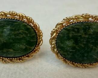 04 14K Gold Green Jade Cabochon Oval Cufflinks 11.5g