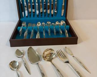 Oneida Silverplate Flatware Set with Serving Pieces in Wooden Storage Chest