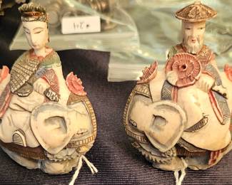 Antique Emperess/Emperor carved snuff bottle