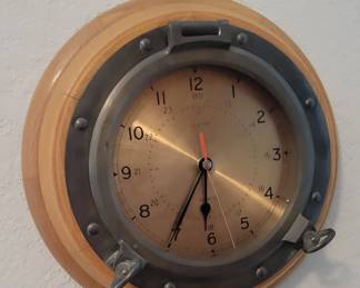 Porthole Clock