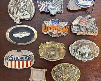 034 lotof12collectiblebeltbucklesharle