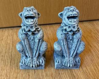 167 pairofdecorativegreygargoylestatues