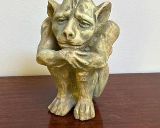 164 decorativecrouchedgargoylestatue