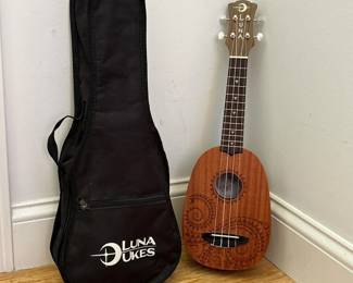 039 lunauketattooukulele