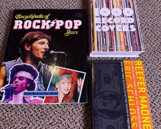 242 3bookmusicculturelot1000recordcov