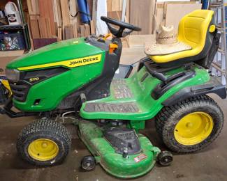 S170  JOHN DEERE 3 YRS OLD