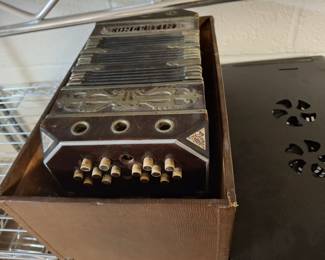 CONCERTINA