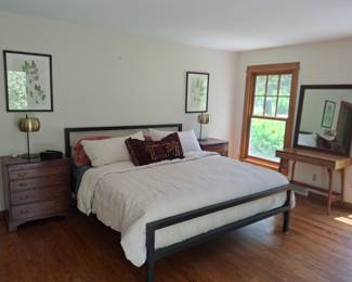 ROOM & BOARD KING BED