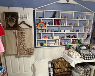 Bed Linens/Blankets/Comforters and Collectables