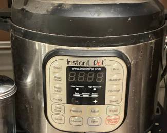 Instant Pot Duo 7-in-1 Electric Pressure Cooker