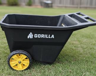 Gorilla Carts 8 cu. ft. Poly Yard Cart