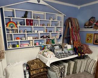 Bed Linens/Blankets/Comforters and Collectables