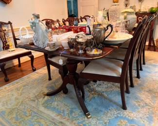 Mahogany dining table with set of chairs