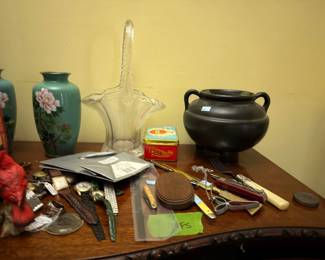 Cloisonné vase, glass basket and men's accessories