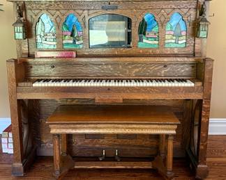ANTIQUE PLAYER PIANO 
