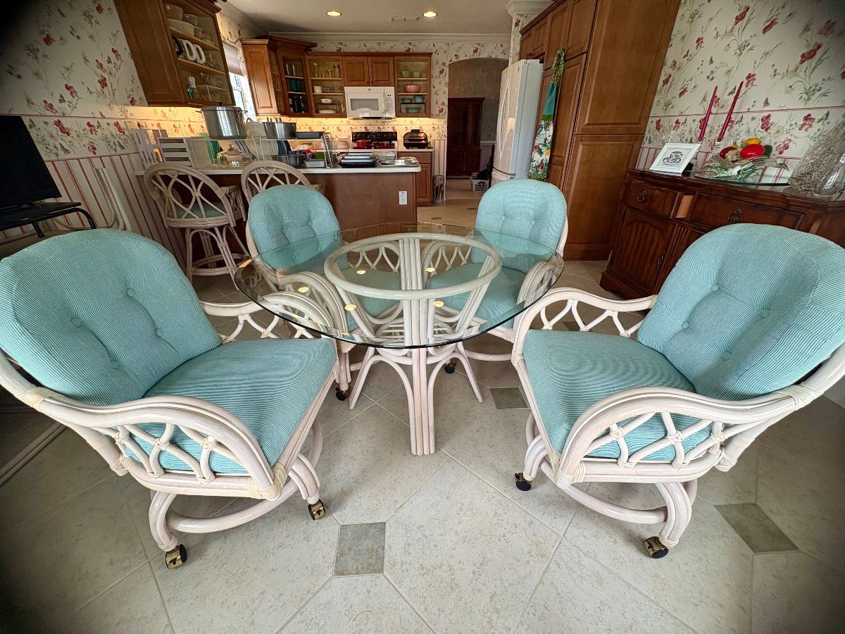 Palm Springs Rattan South Sea Bermuda 42" swivel seat dining set