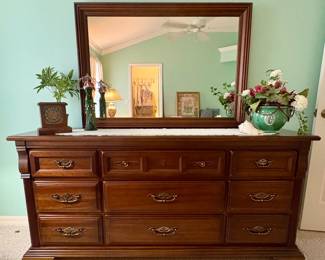 Style Mark American 90-drawer dresser 68Wx19Dx32.5H
