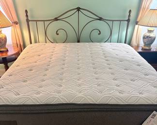 Sealy Posturepedic King Plush Pillowtop