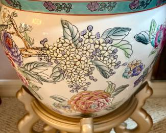 Chinese porcelain and enamel jardiniere planter