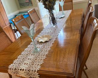 MCM DINING TABLE WITH TWO EXTRA LEAFS AND SEVEN CHAIRS