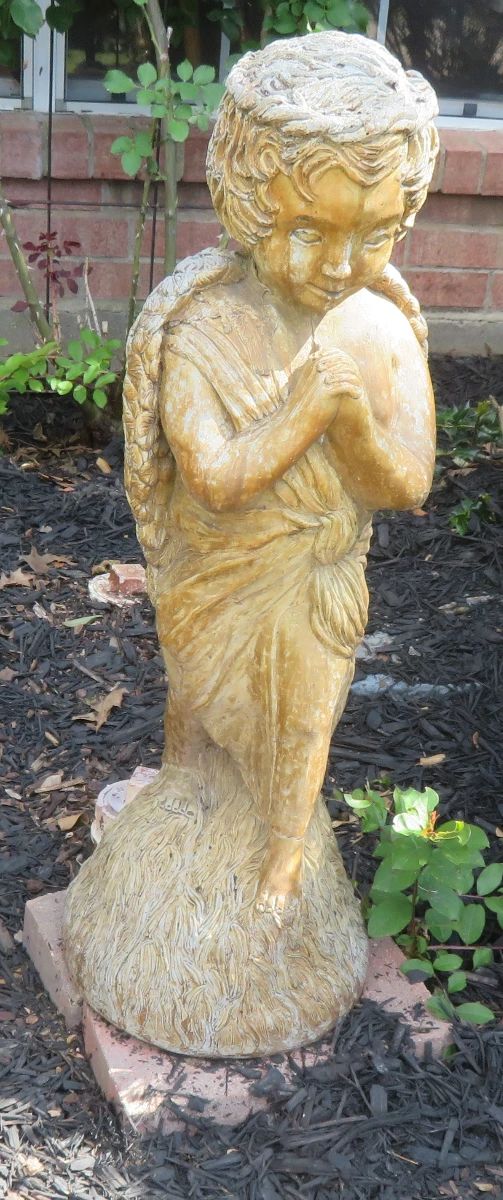 Angel garden statue