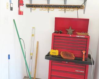 Tool storage chest