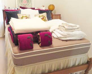 Full size bed