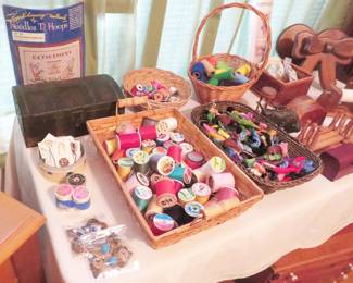 Thread, metal treasure chest