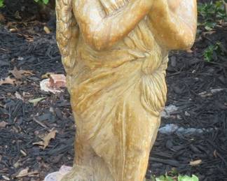 Angel garden statue
