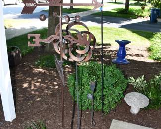 910Front Yard