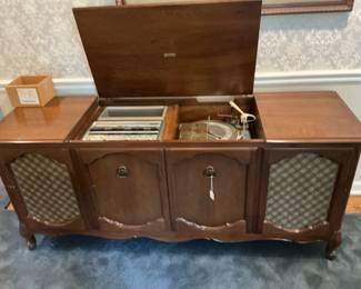 zenith console, radio and record player work (needs needle)