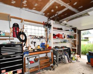 832Garage