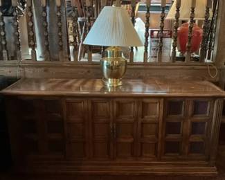 Console Cabinet Lamp