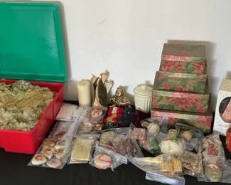 Golden Christmas Decor Collection