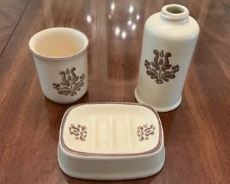 Pfaltzgraff Bathroom Set