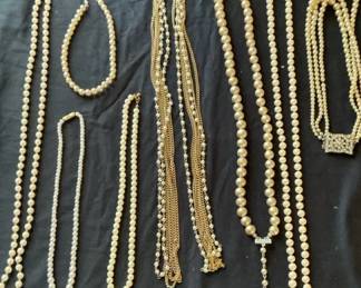 Costume Pearl Necklaces Box