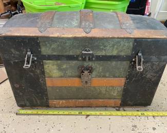 Camel back trunk