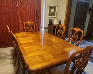 Dining Table with 6 Chairs