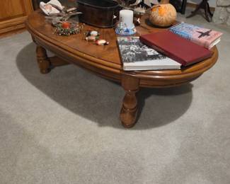 Coffee Table (matches the round side table)