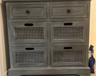 Dresser!