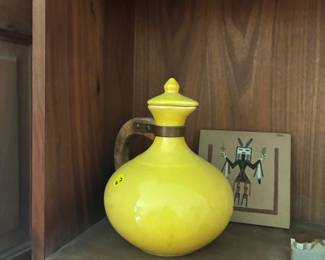 yellow decenter