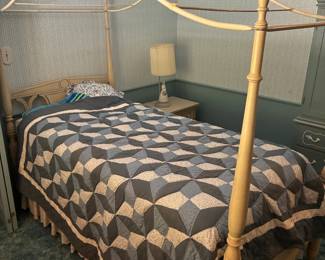 canopy bed