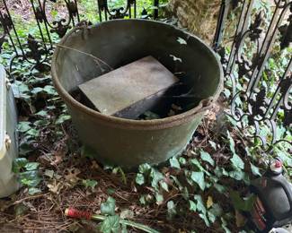 iron pot
