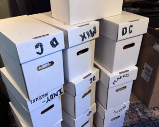 Approximately 1000 comic books dating from the 70s to the 90s