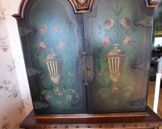 Kitchen cabinet